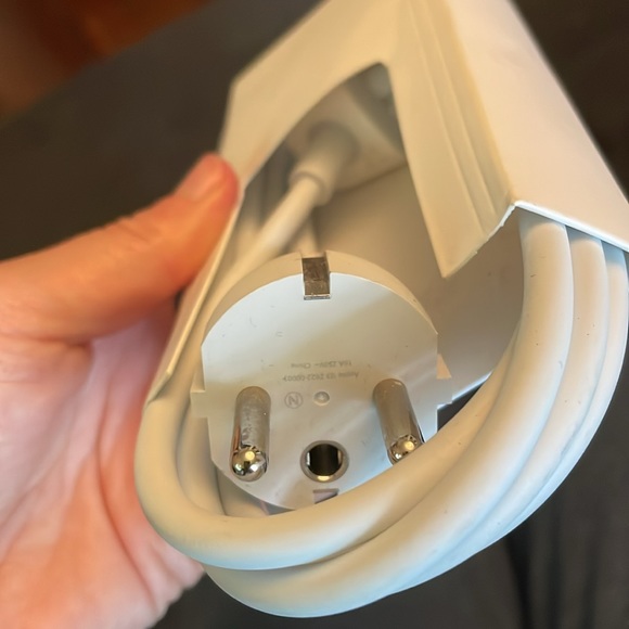 European wall outlet Apple MacBook Pro charger with extension. - Picture 5 of 6